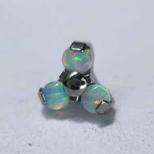 Top ópalo engarzado