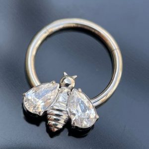 Argolla bisagra abeja cristal