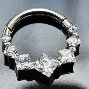 Argolla cuadros cristal engarzada