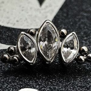 Cluster tres gotas cristales dos tríos esferas